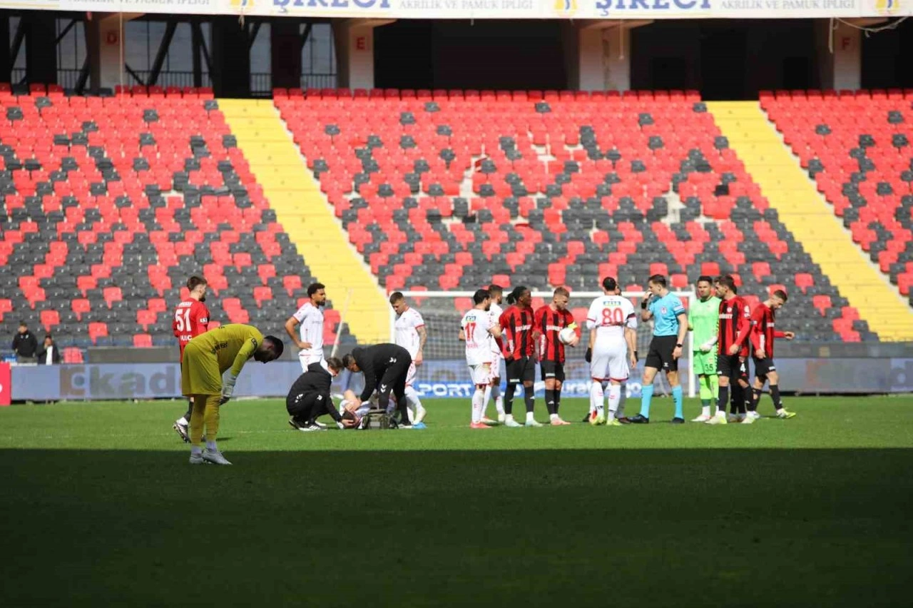 Trendyol Süper Lig: Gaziantep FK: 1 - Sivasspor: 1 (İlk yarı)