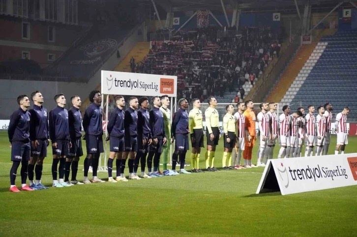 Trendyol Süper Lig: Kasımpaşa: 0 - Sivasspor: 0 (Maç devam ediyor)
