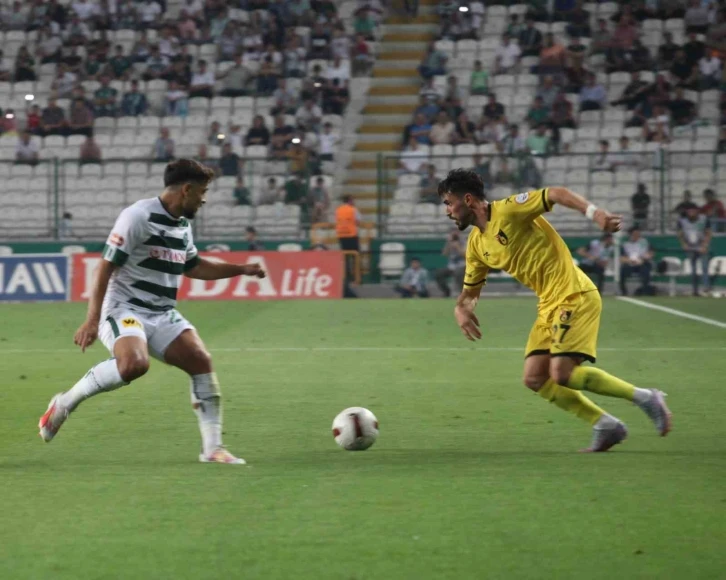 Trendyol Süper Lig: Konyaspor: 0 - İstanbulspor: 1 (İlk yarı)
