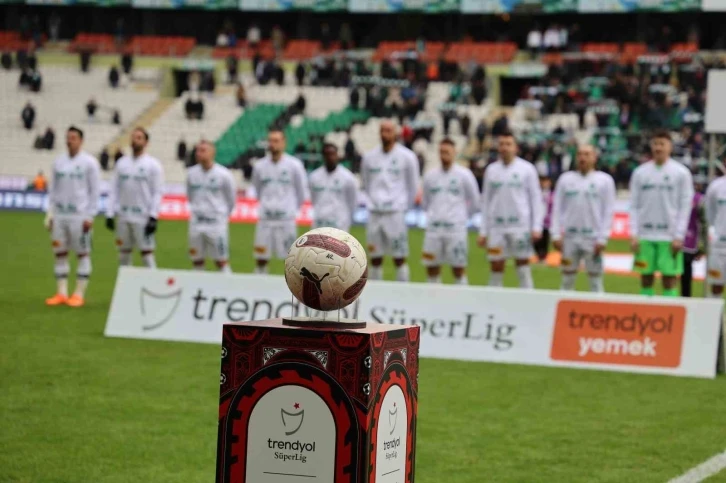 Trendyol Süper Lig: Konyaspor: 2 - RAMS Başakşehir: 0 (ilk yarı)
