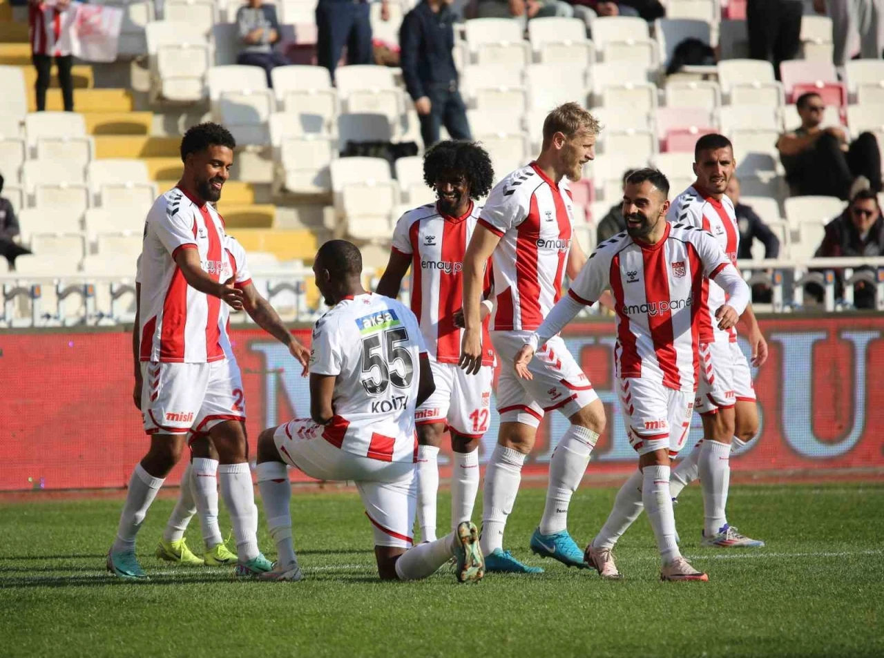 Trendyol Süper Lig: NG Sivasspor: 2 - Çaykur Rizespor: 1 (Maç sonucu)
