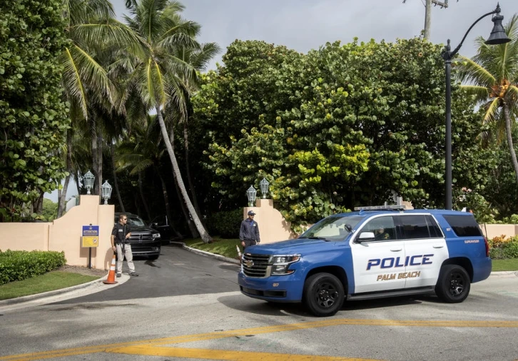 Trump: “FBI Mar-A-Lago baskını sırasında 3 pasaportumu çaldı"
