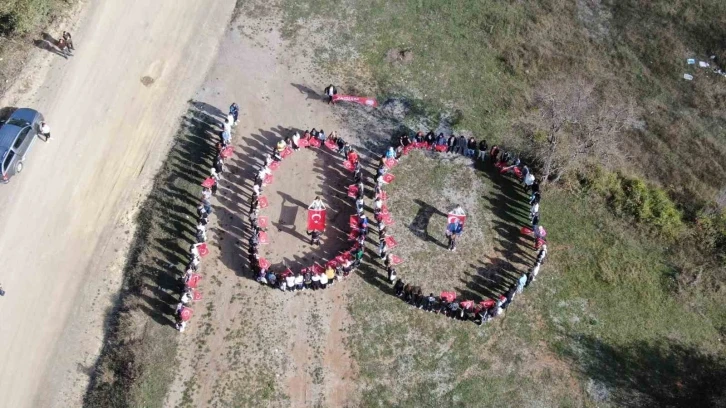 Tüm erkekleri savaşlarda şehit düşen köyde Cumhuriyet’in 100. yılında anlamlı yürüyüş
