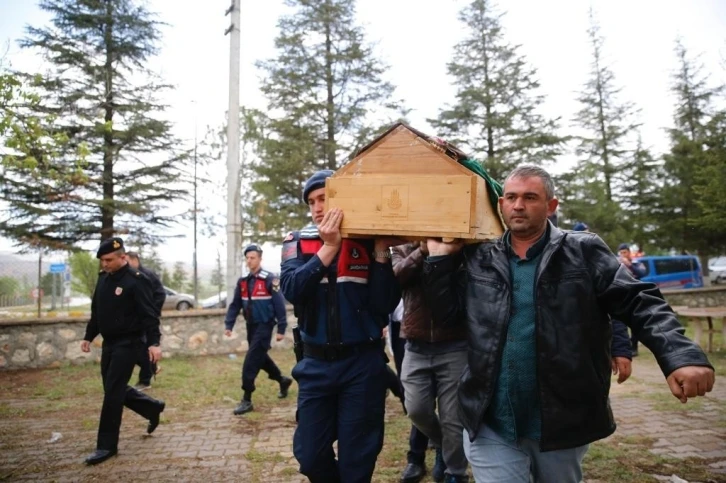 Tüm Türkiye onu “Üzümler olunca da gelin" demesiyle tanımıştı
