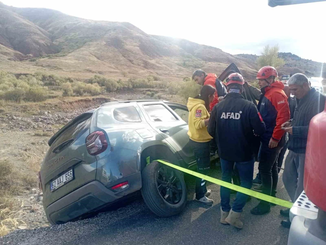 Tunceli’de araç yoldan çıktı: 3 yaralı
