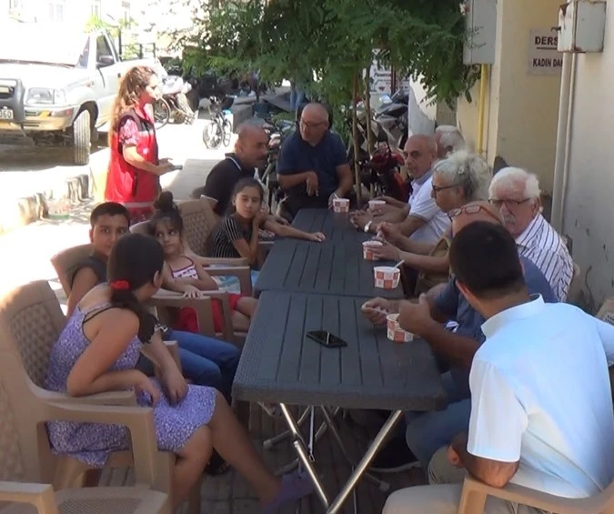 Tunceli’de, Bedensel Engelliler Derneğinden 500 kişiye aşure
