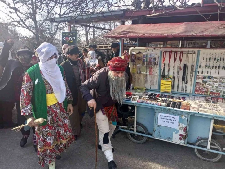 Tunceli’de Gağan etkinliğinde renkli görüntüler oluştu
