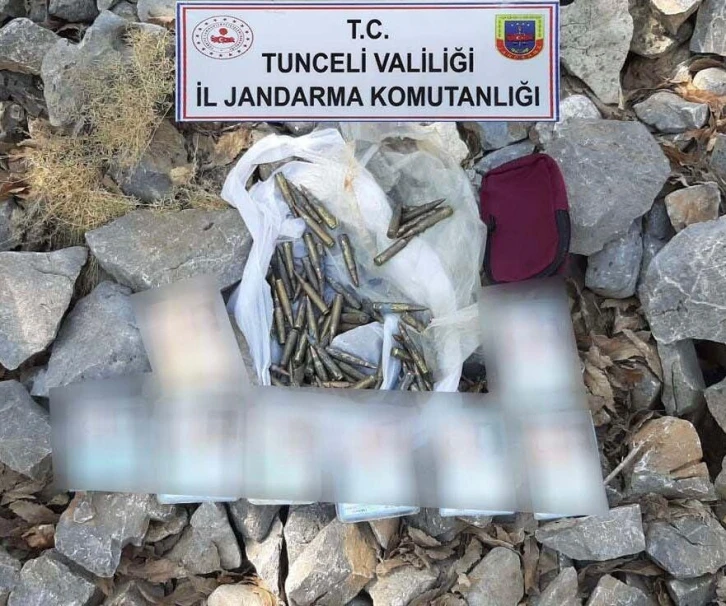 Tunceli’de tabanca, fişek ve yaşam malzemeleri ele geçirildi
