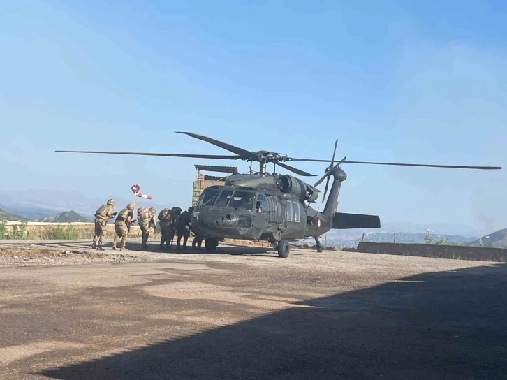 Tunceli’deki yangını söndürmek için asker devreye girdi
