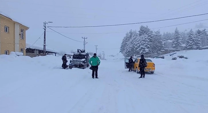 Tunceli-Erzincan yolu araç trafiğine kapatıldı
