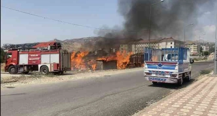 Tüp bomba gibi patladı, marangoz dükkanı küle döndü