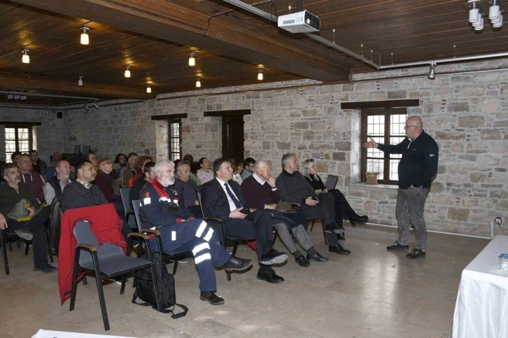 Turist rehberlerine afet eğitimi
