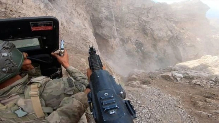 Türk askerinin kafa kamerasından PKK mağarasına giriş anı