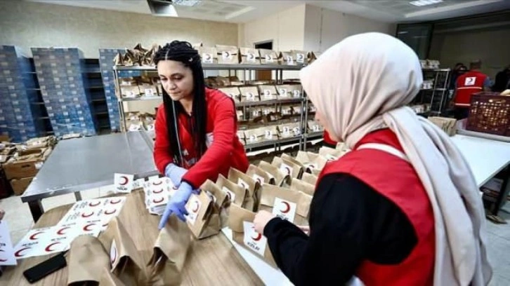 Türk Kızılay Antakya'da günlük 10 bin kişilik sahur paketi hazırlayacak