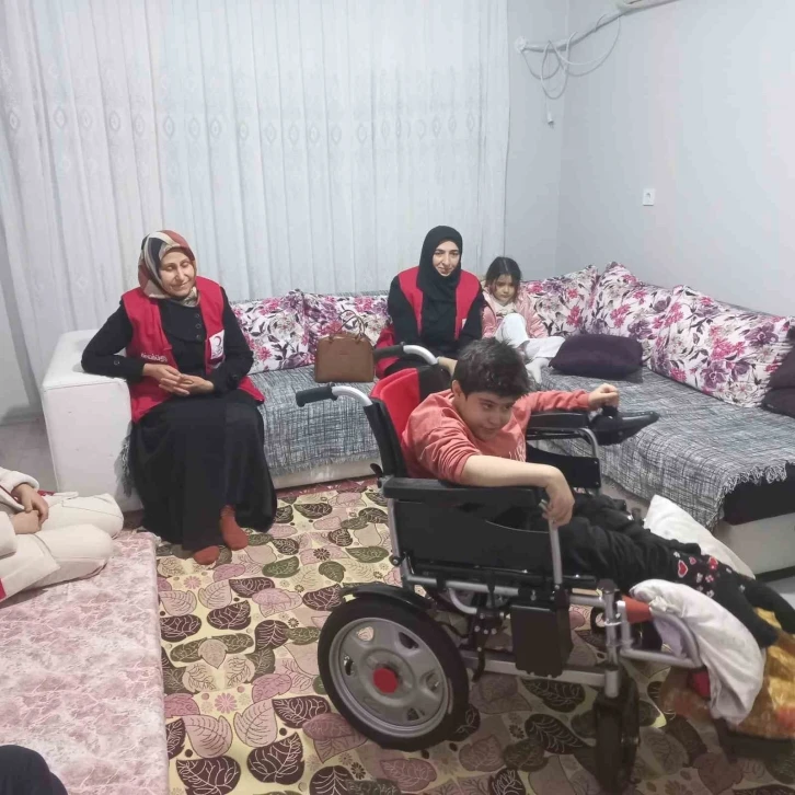 Türk Kızılay Silvan Şubesi tarafından bir vatandaşın tekerlekli sandalye ihtiyacı karşılandı
