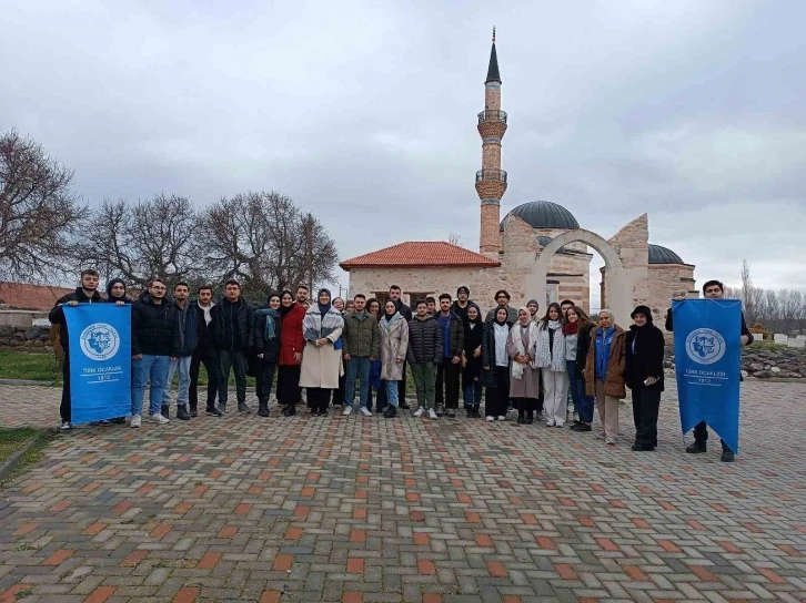 Türk Ocakları Eskişehir Şubesi Gençlik Kolları kültür gezisi düzenledi
