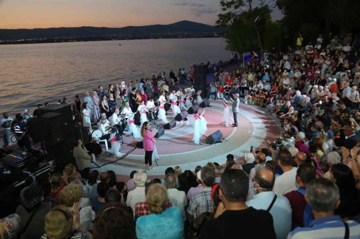 Türk Sanat Müziği Korosu kulakların pasını sildi
