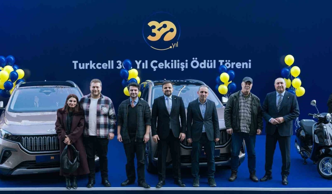 Turkcell’in 30’uncu yıl çekilişinin kazananları ödüllerini aldı
