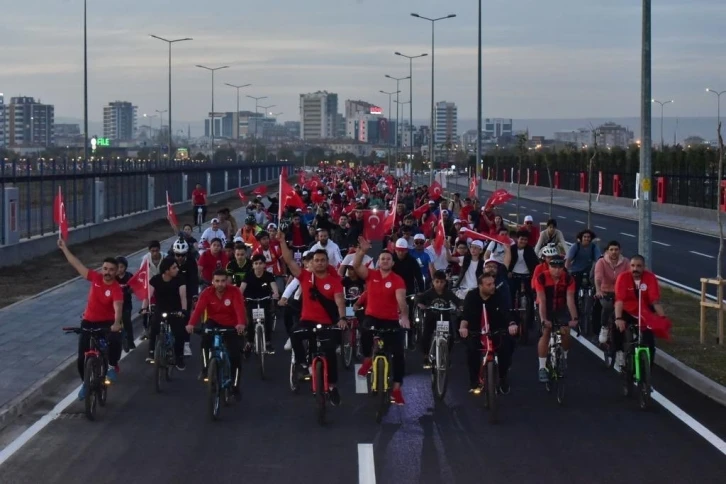 Türkiye Cumhuriyeti’nin yüzüncü yılında binlerce pedal
