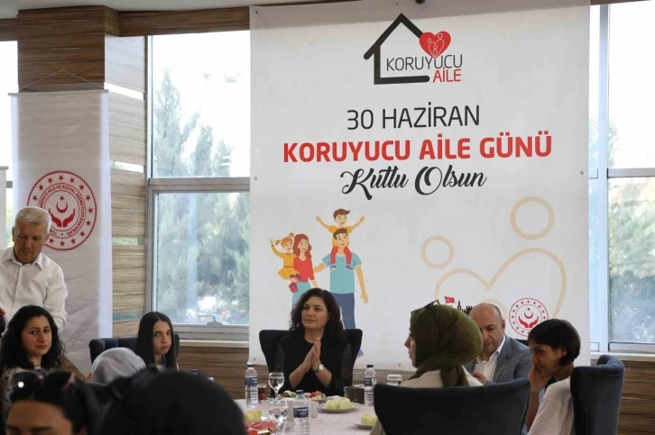 Türkiye’de 10 bin çocuk koruyucu aile yanında bulunmakta
