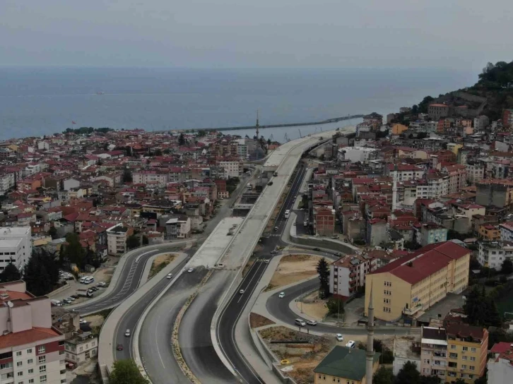 Türkiye’nin en maliyetli şehir içi yollarından Kanuni Bulvarı son şeklini almaya başladı
