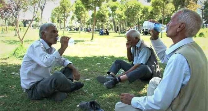 Türkiye’nin batısı yağışla boğuşurken Şanlıurfa sıcaktan kavruluyor