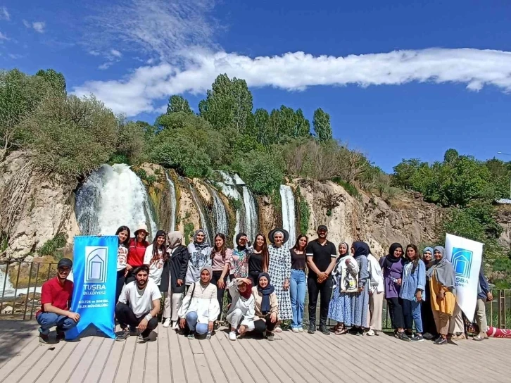 Tuşba Belediyesi’nden, sınava girecek öğrencilere motivasyon gezisi
