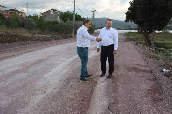 Tutuk, Seyrantepe’deki asfaltlama çalışmalarını yerinde inceledi
