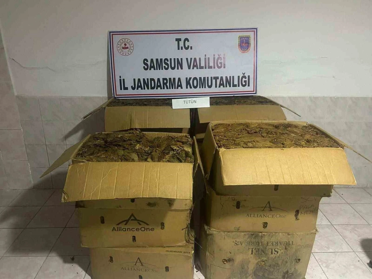 Tütün hırsızı jandarma tarafından yakalandı
