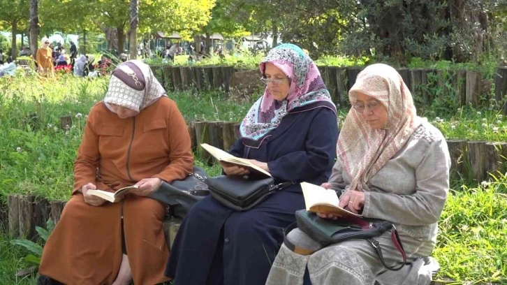 Tuzla’da iyilik şampiyonasında 300 öğrenci aynı anda kitap okudu
