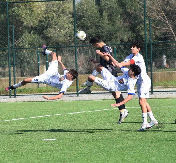 U16’da Manisa şampiyonu Yunusemre oldu
