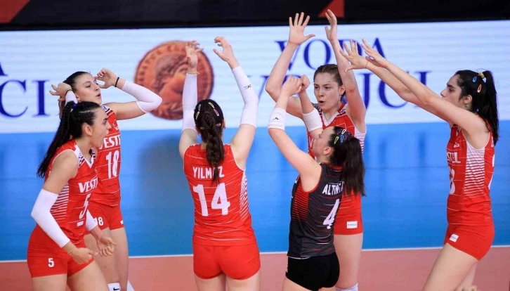 U17 Kız Voleybol Milli Takımı, Avrupa Şampiyonası’nda finale çıktı
