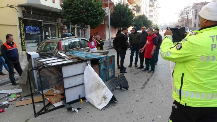 Üç aracın karıştığı kazada tartışan sürücüleri polis sakinleştirdi
