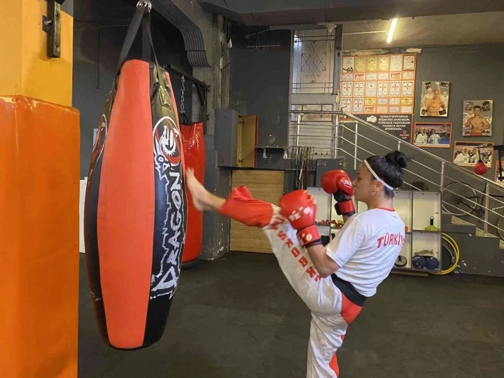 Uçağını kaçırdı, son anda yetiştiği turnuvada Kick Boks Türkiye şampiyonu oldu
