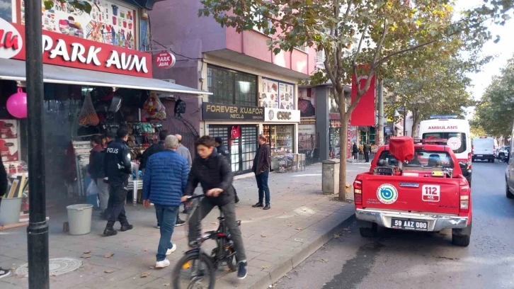 Ucuzluk pazarında havai fişekler patladı: 1 yaralı
