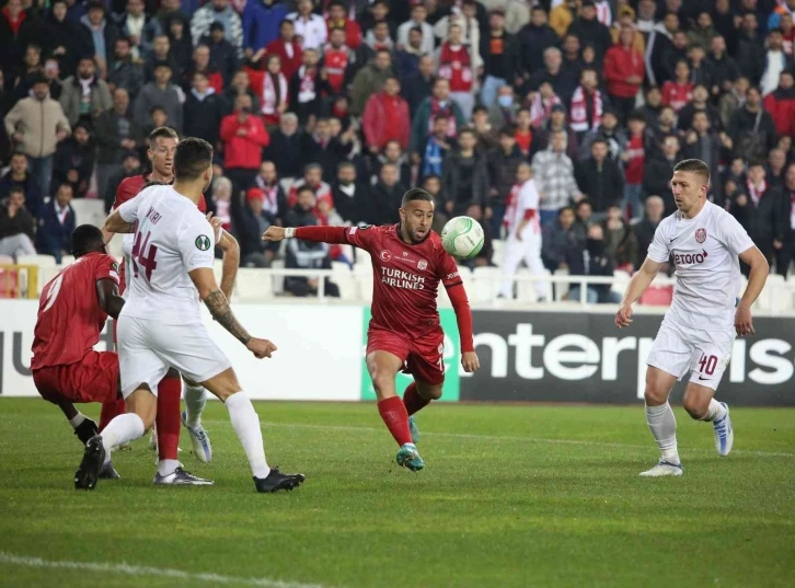 UEFA Avrupa Konferans Ligi: Sivasspor: 0 - CFR Cluj: 0 (Maç devam ediyor)
