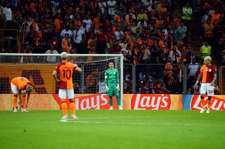 UEFA Şampiyonlar Ligi: Galatasaray: 0 - Kopenhag: 1 (İlk yarı)
