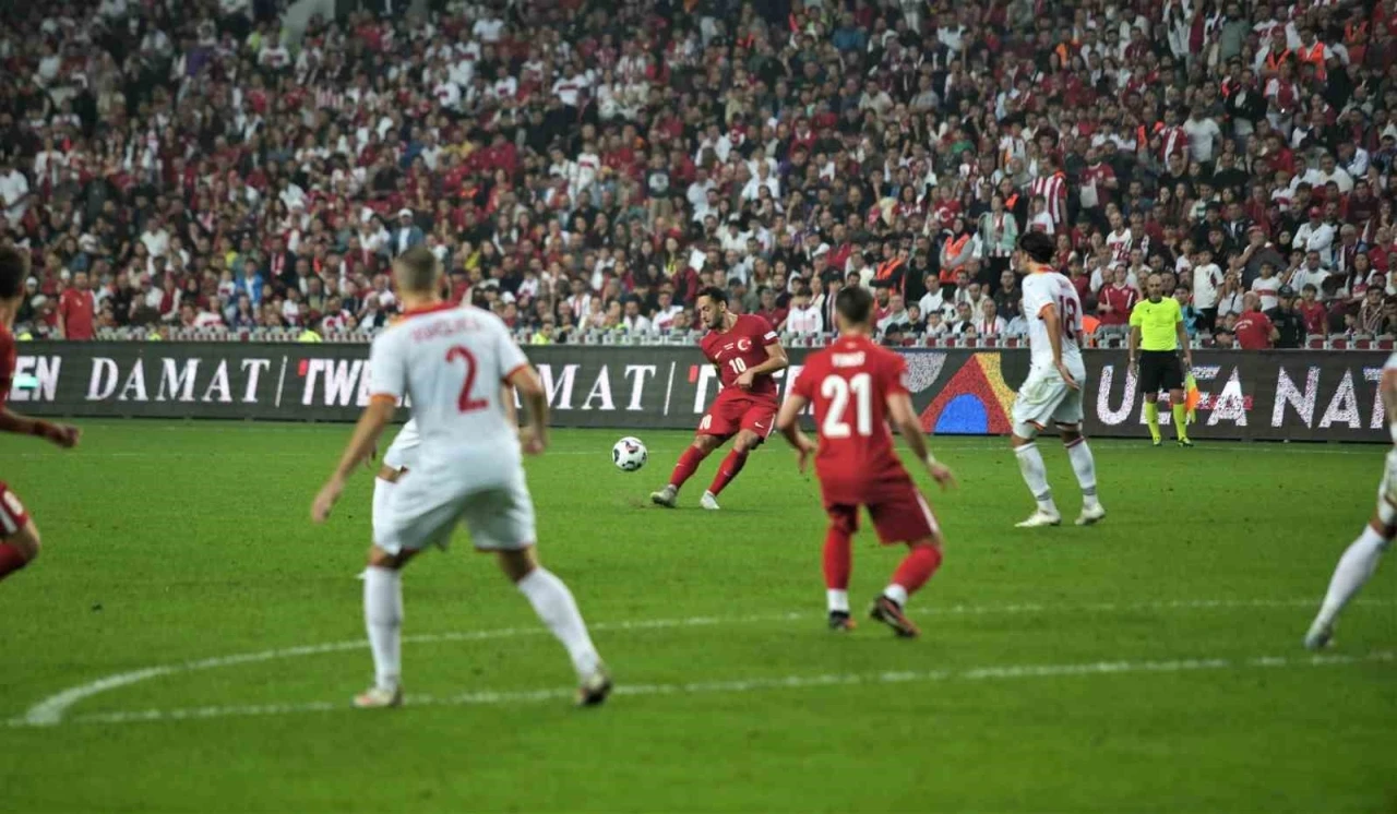 UEFA Uluslar Ligi: Türkiye: 0 - Karadağ: 0 (İlk yarı)
