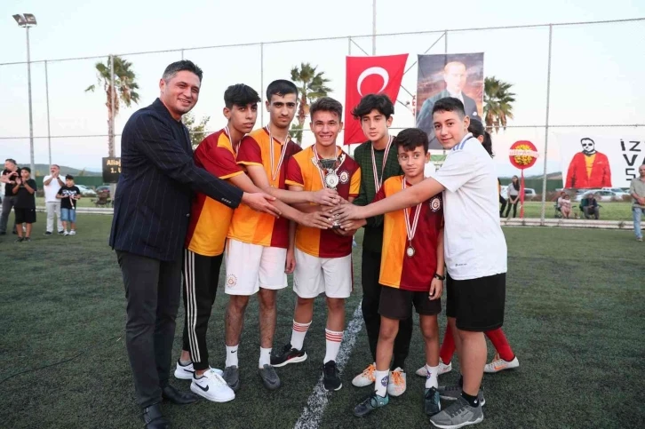 Ulaş Bayam Futbol Turnuvası’nda şampiyonların kupa heyecanı
