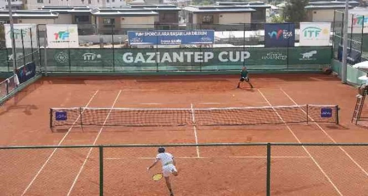 Uluslararası Gaziantep Cup tenis turnuvasında heyecan sürüyor