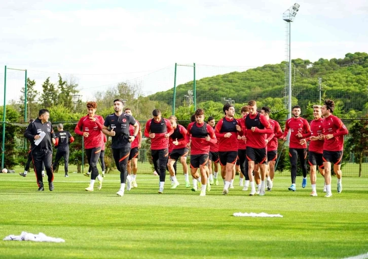 Ümit Milli Futbol Takımı çalışmalarına devam etti
