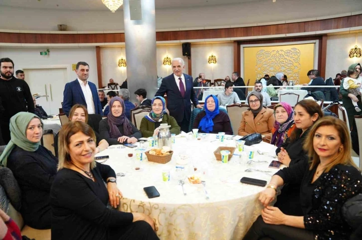 Ümraniye Belediye Başkanı Yıldırım Bakkallar Odası esnafı ile bir araya geldi
