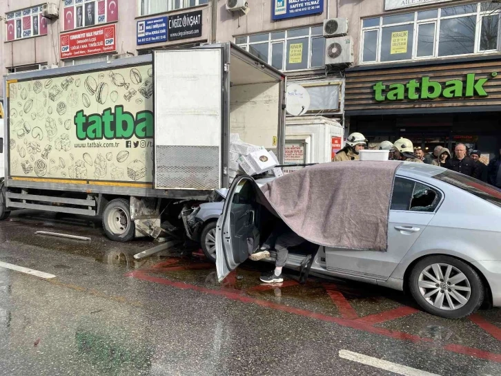 Ümraniye’de kalp krizi geçiren sürücü kaza yaptı, ağır yaralandı
