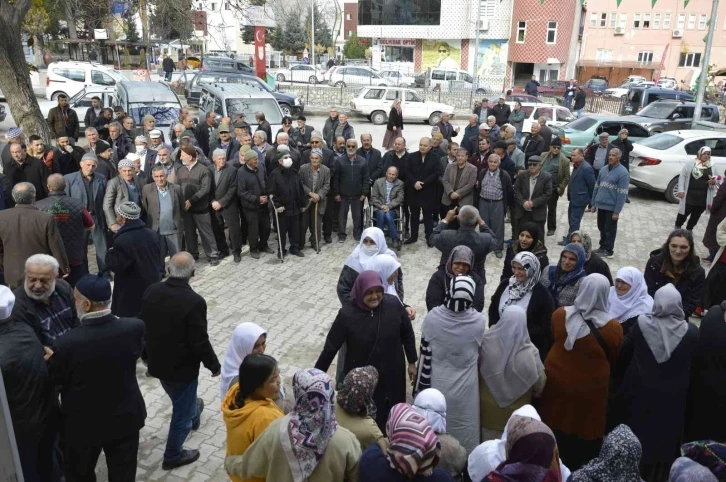 Umreciler dualarla uğurlandı
