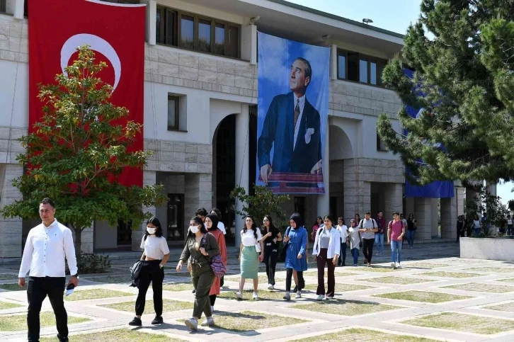 Üniversite adayı gençler Mersin’de kampüs havası soludu
