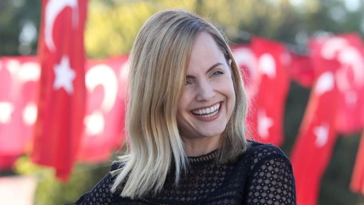 Ünlü oyuncu Mena Suvari’den 'üçlü seks' itirafı