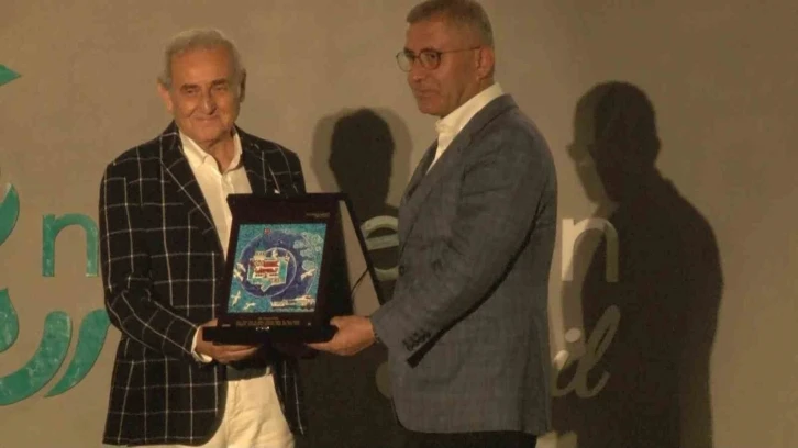 Ünlü Ressam Devrim Erbil Sergisi Üsküdar’da açıldı
