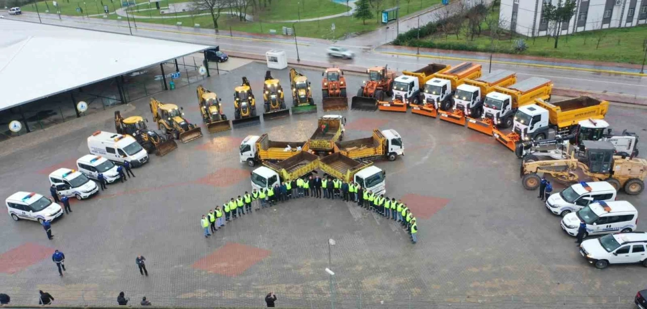 Ünlü turizm merkezinde ekipler kar nöbetine hazır
