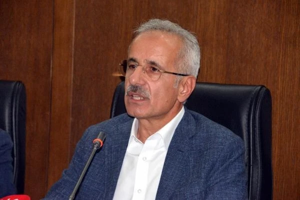 Uraloğlu: Kahramanmaraş'ın ulaşım ve iletişim altyapısını eskisinden dahi iyi duruma getireceğiz