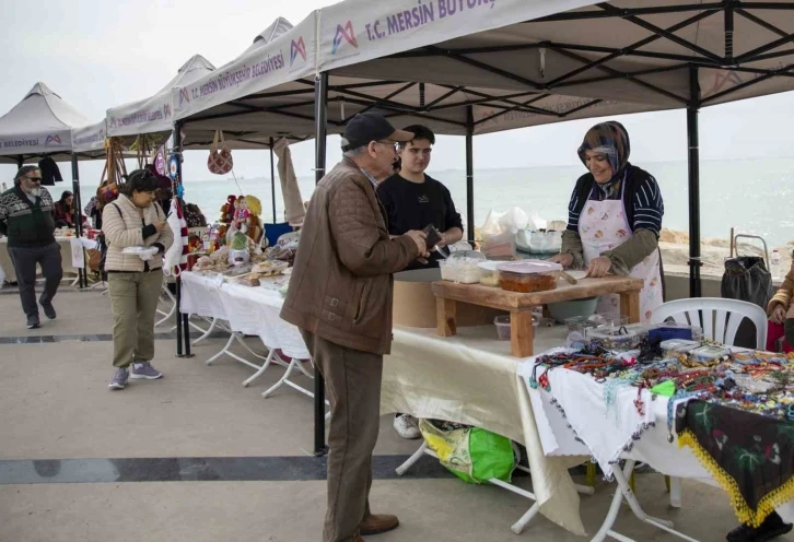 Üretici Kadın Stantları, bu kez ’Sevgililer Günü’ne özel kuruldu
